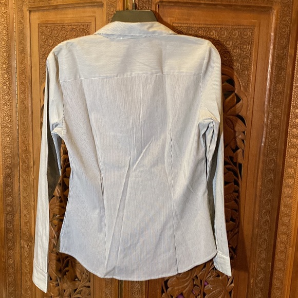 Quintessential, button-down shirt gray and white pinstripes - Picture 3 of 8